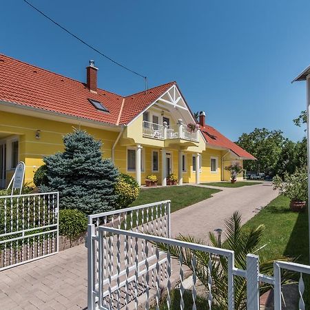 Topaz Apartmanhazak Балатондьєрек Екстер'єр фото
