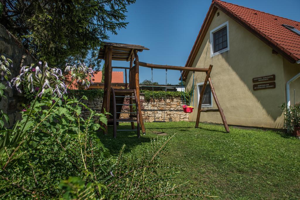 Topaz Apartmanhazak Балатондьєрек Екстер'єр фото